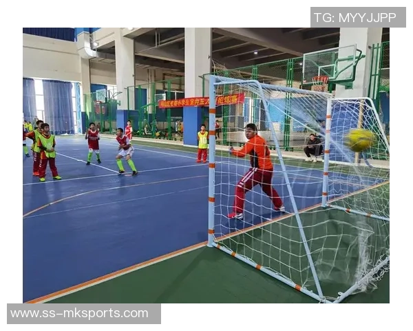 掌握足球5人制技巧提升球技的实用指南与训练方法分享